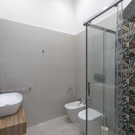 Guest house My Brilliant With Jacuzzi 2 Steps From St Toledo *