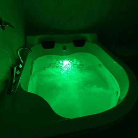 My Brilliant With Jacuzzi 2 Steps From St Toledo Guest house Naples