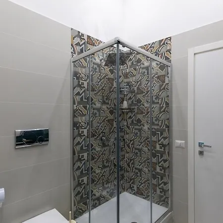 My Brilliant With Jacuzzi 2 Steps From St Toledo 4* Neapol