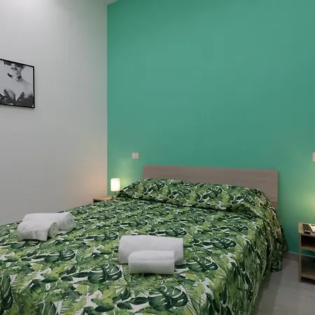 Pensionat My Brilliant With Jacuzzi 2 Steps From St Toledo 4*