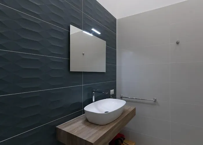 My Brilliant With Jacuzzi 2 Steps From St Toledo 4* Neapel