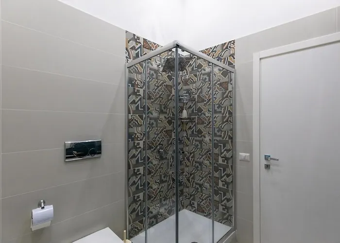 My Brilliant With Jacuzzi 2 Steps From St Toledo 4* Neapel