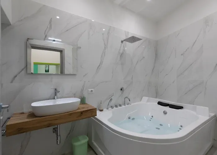 Pensionat My Brilliant With Jacuzzi 2 Steps From St Toledo Neapel