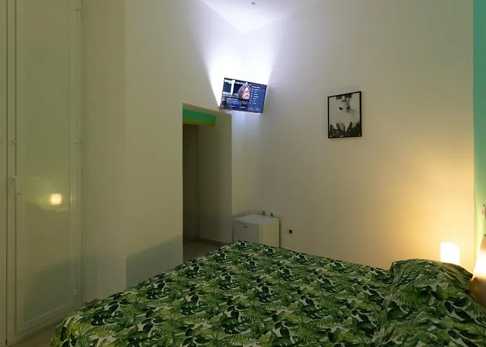 Pensionat My Brilliant With Jacuzzi 2 Steps From St Toledo 4*